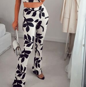 Zara White Ribbed Flared Leggings with Black Leaf Print